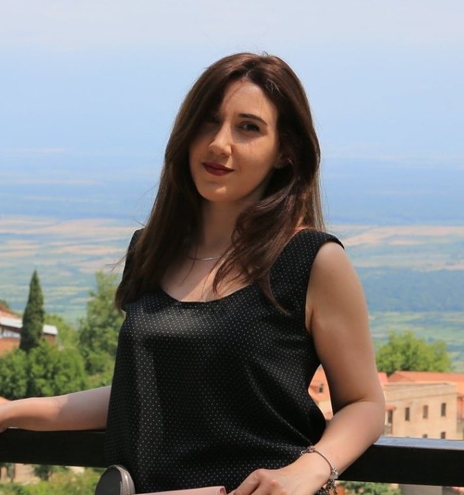 თინათინ ტლაშაძე